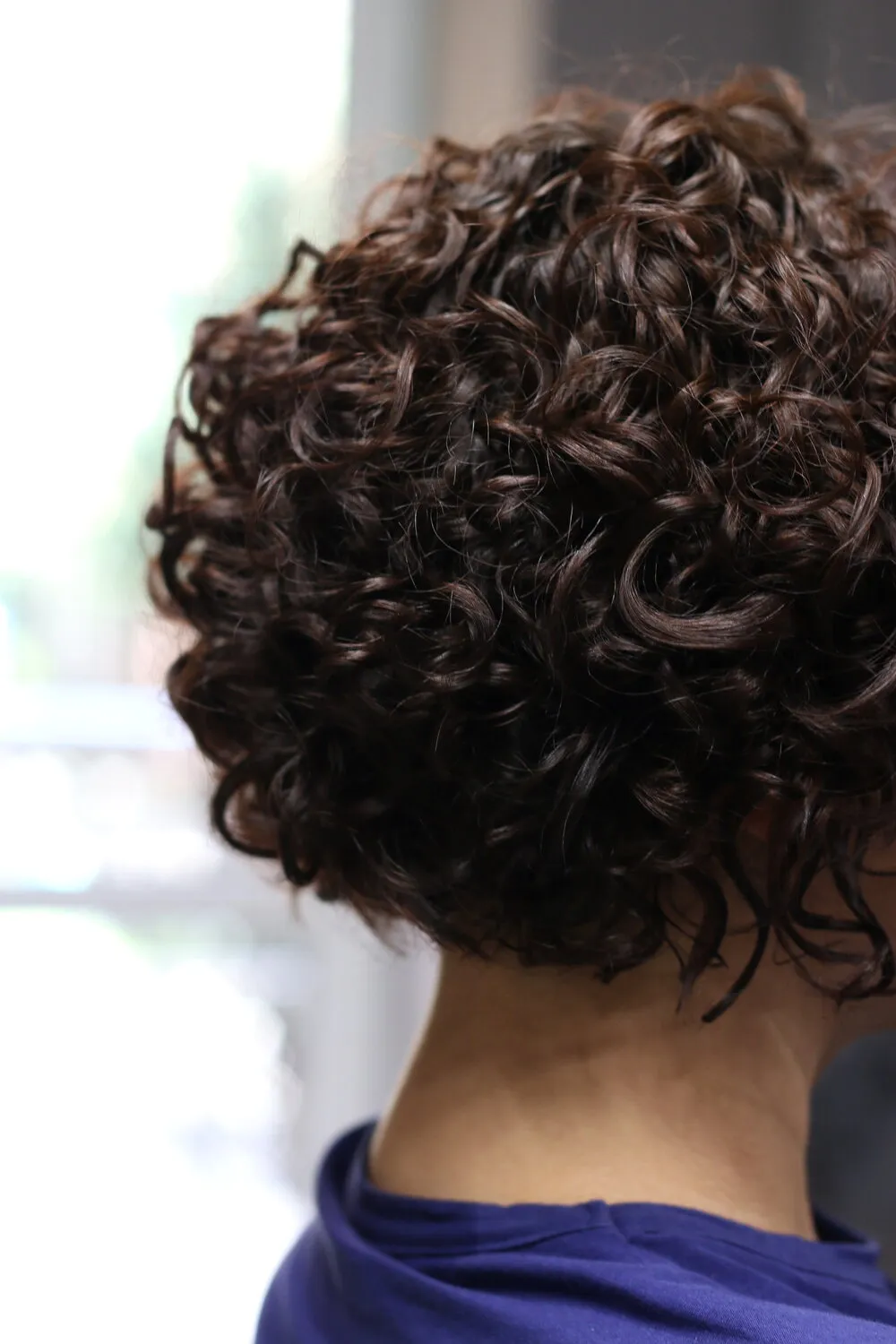 Визуальное руководство по: химическая завивка на средние волосы