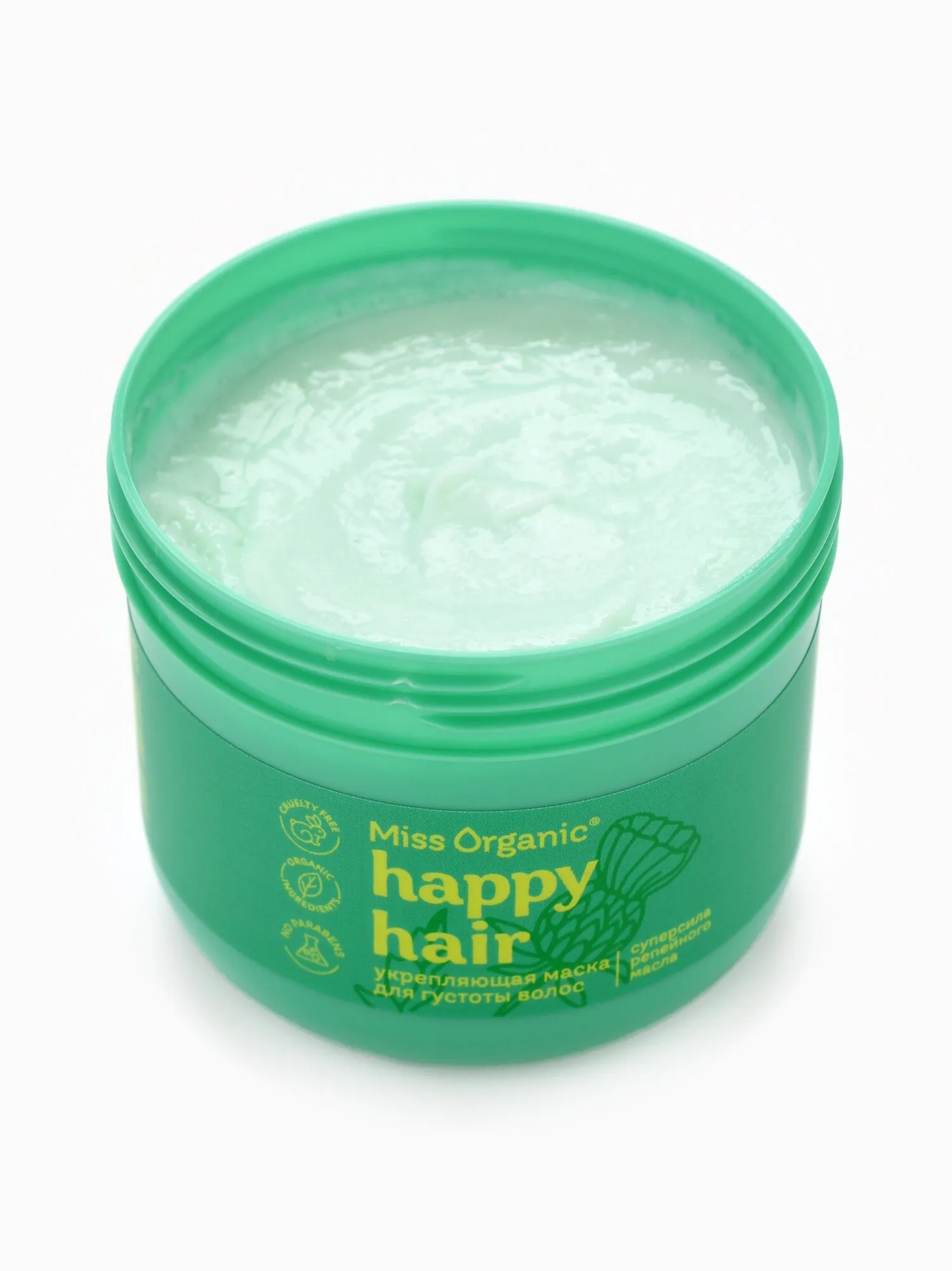 Натуральные и профессиональные маски для увеличения густоты волос на полке в ванной комнате