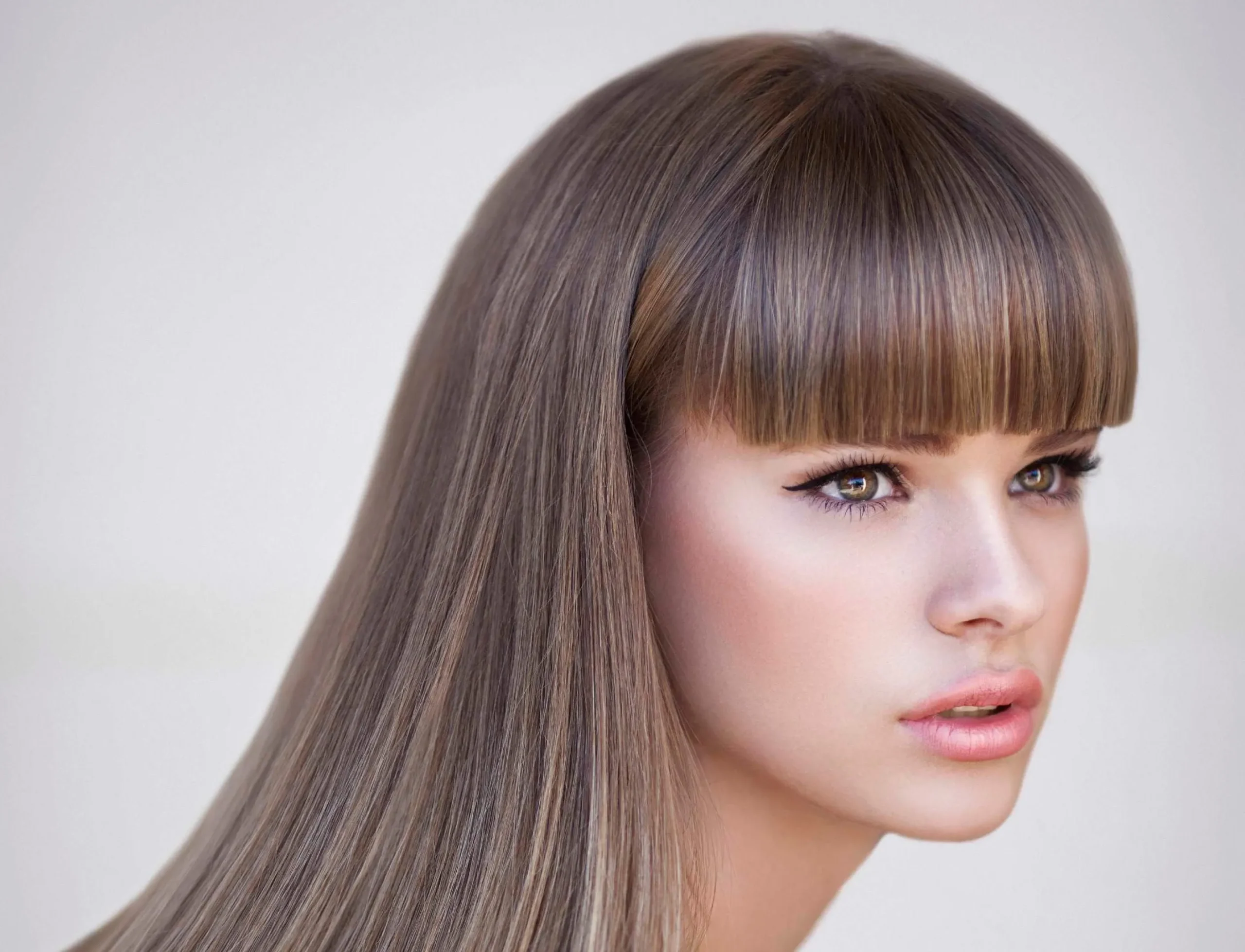 Актуальные новости: прямые волосы челка