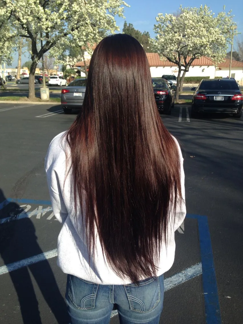 Естественная красота прямых волос у женщин Прямые волосы у женщин: естественная гладкость и блеск здоровых волос