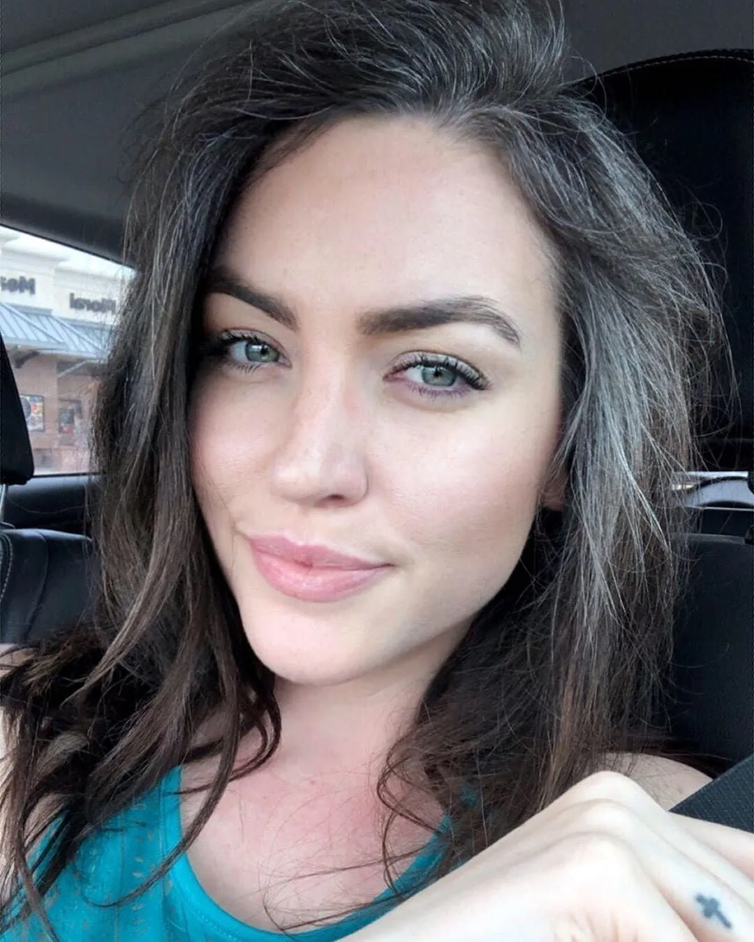 Практическое руководство - Седые пряди волос: причины появления, уход и маскировка | Объективный гид Визуальное руководство по: седые волосы у женщин