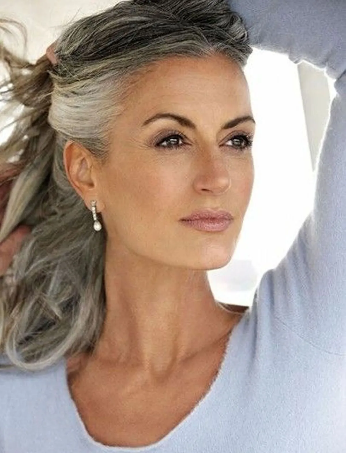 Визуальное объяснение: седые волосы