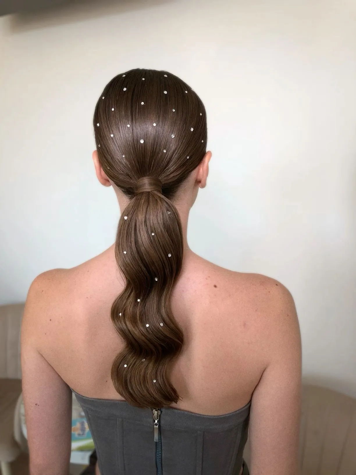 Коллекция современных и винтажных трендов причесок в видеоиграх через модификации, примеры стилей alpha и maxis match