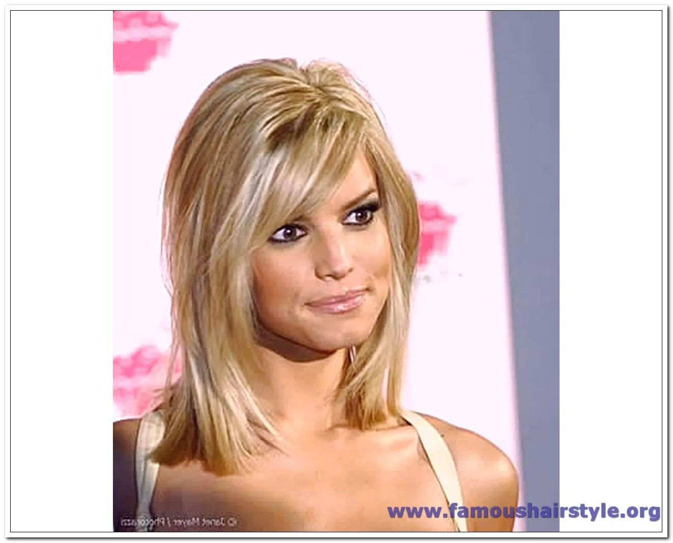 Визуальное объяснение: стрижка лесенка на средние волосы