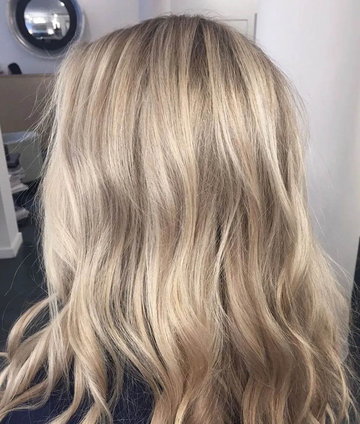 | Салон красоты | svetlye volosy naturalnye