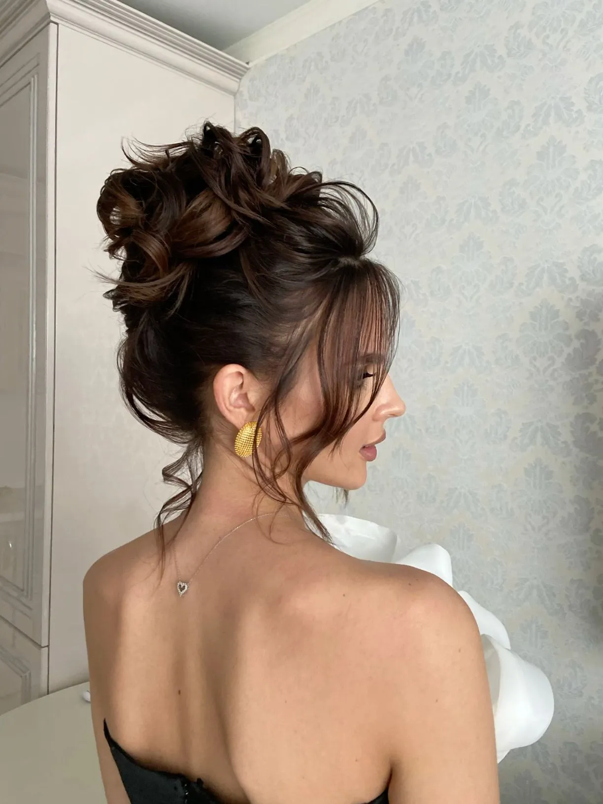 Практическое руководство - Укладка волос на средние волосы: пошаговые техники и советы Визуальное руководство по: вечерние прически на средние волосы