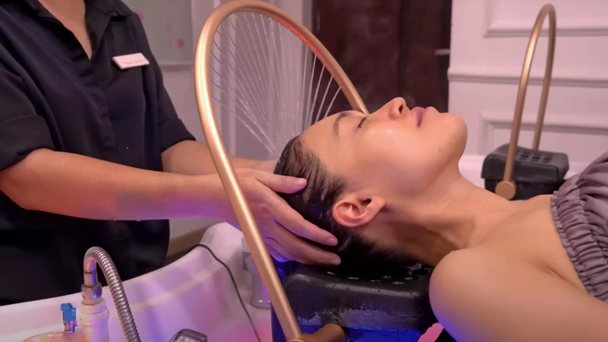 Визуальное руководство по: техника мытья волос