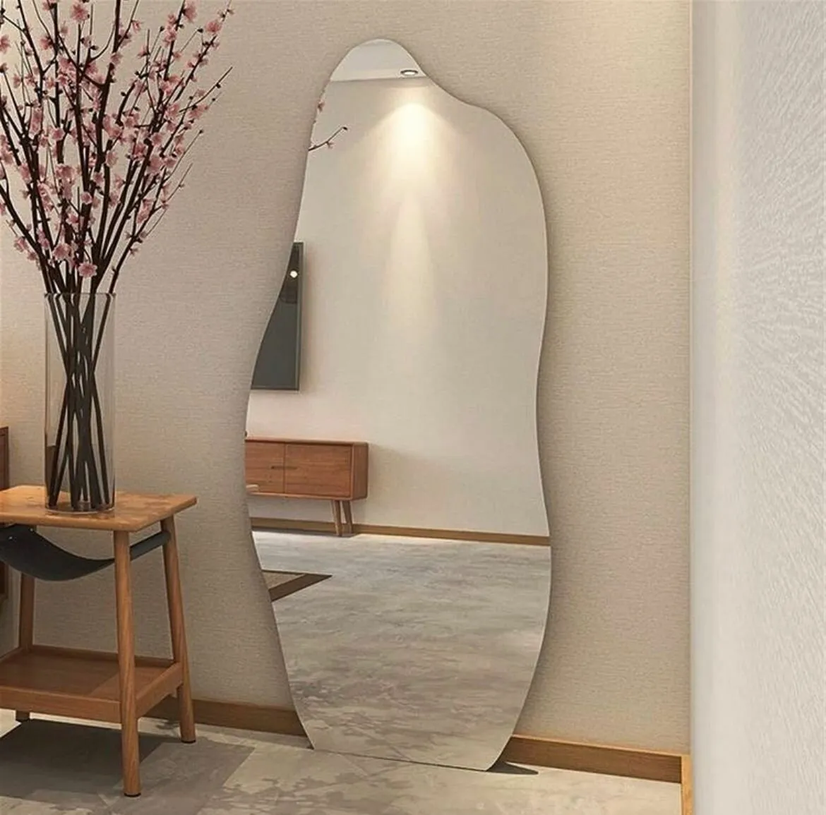 Визуальное объяснение: зеркала в гостиную